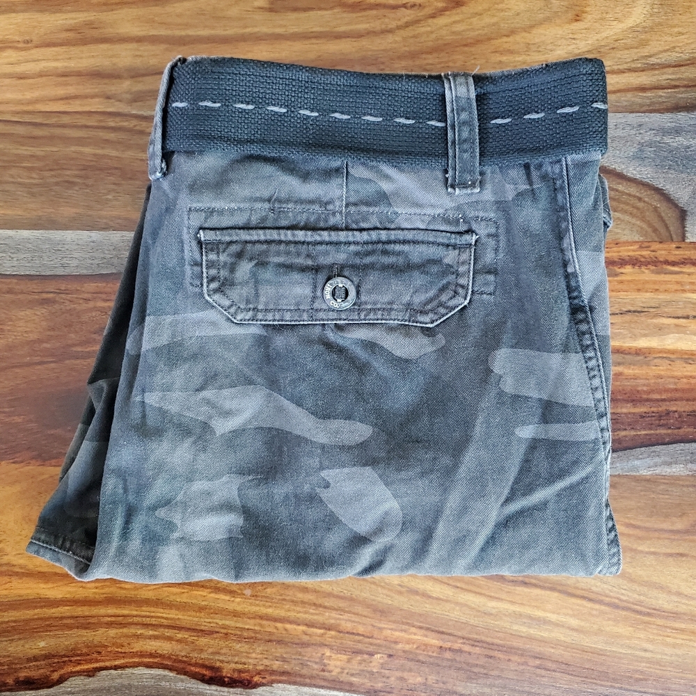 Iron Co. Men's Camo Cargo Pants, NWT, size 36 waist 32 Length, with belt